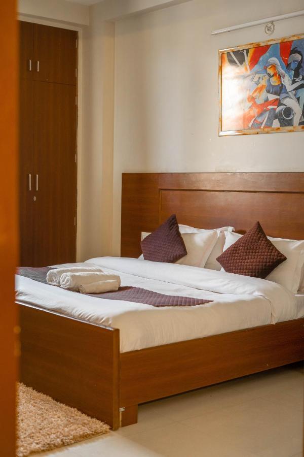The Lodgers 2 Bhk Serviced Apartment Infront Of Artemis Hospital Gurgaon Extérieur photo