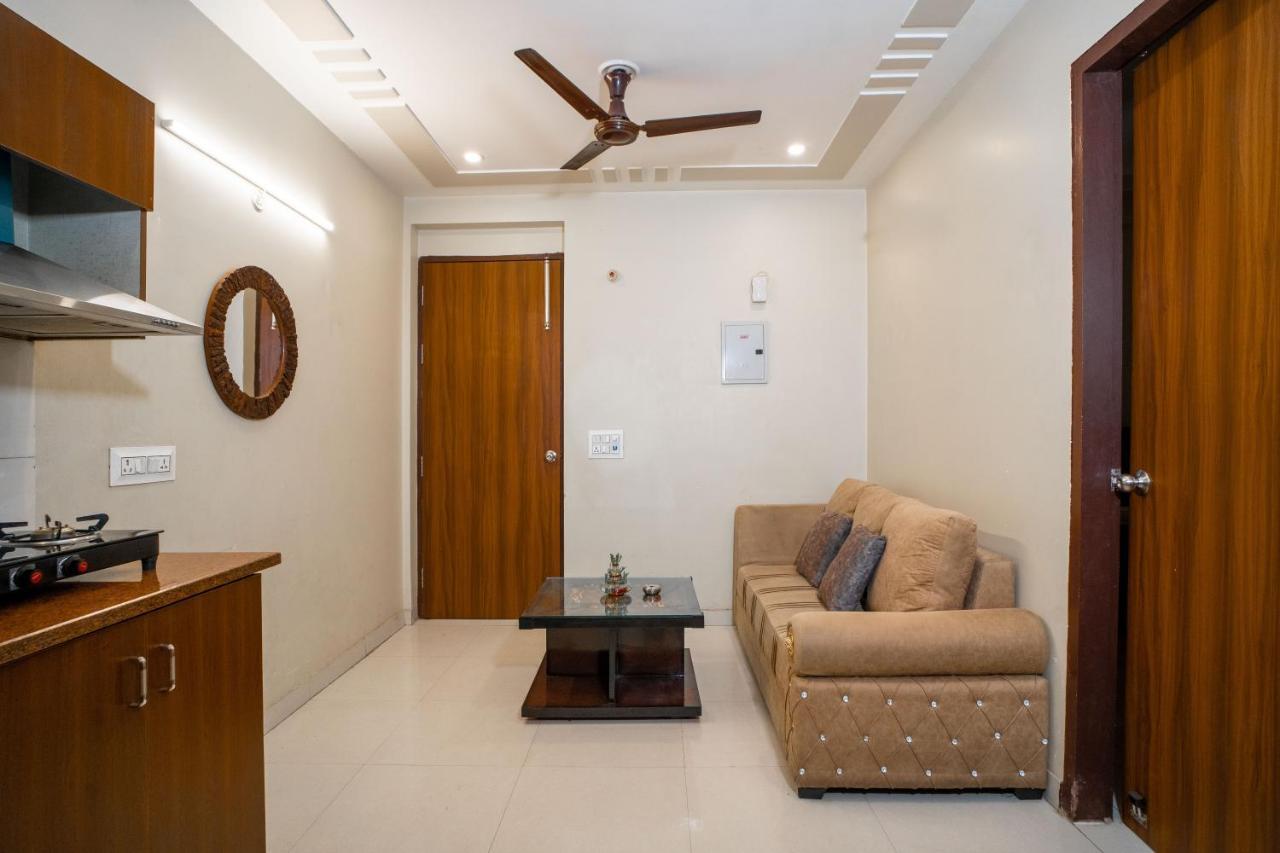 The Lodgers 2 Bhk Serviced Apartment Infront Of Artemis Hospital Gurgaon Extérieur photo