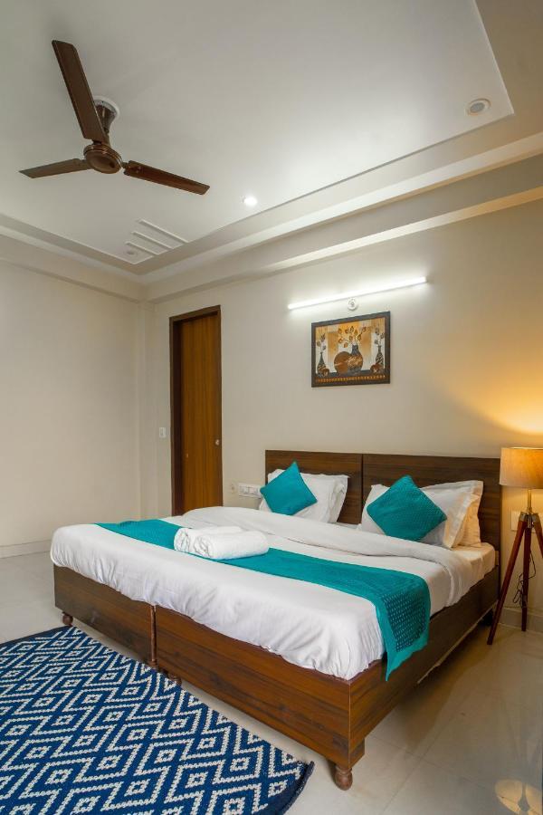 The Lodgers 2 Bhk Serviced Apartment Infront Of Artemis Hospital Gurgaon Extérieur photo