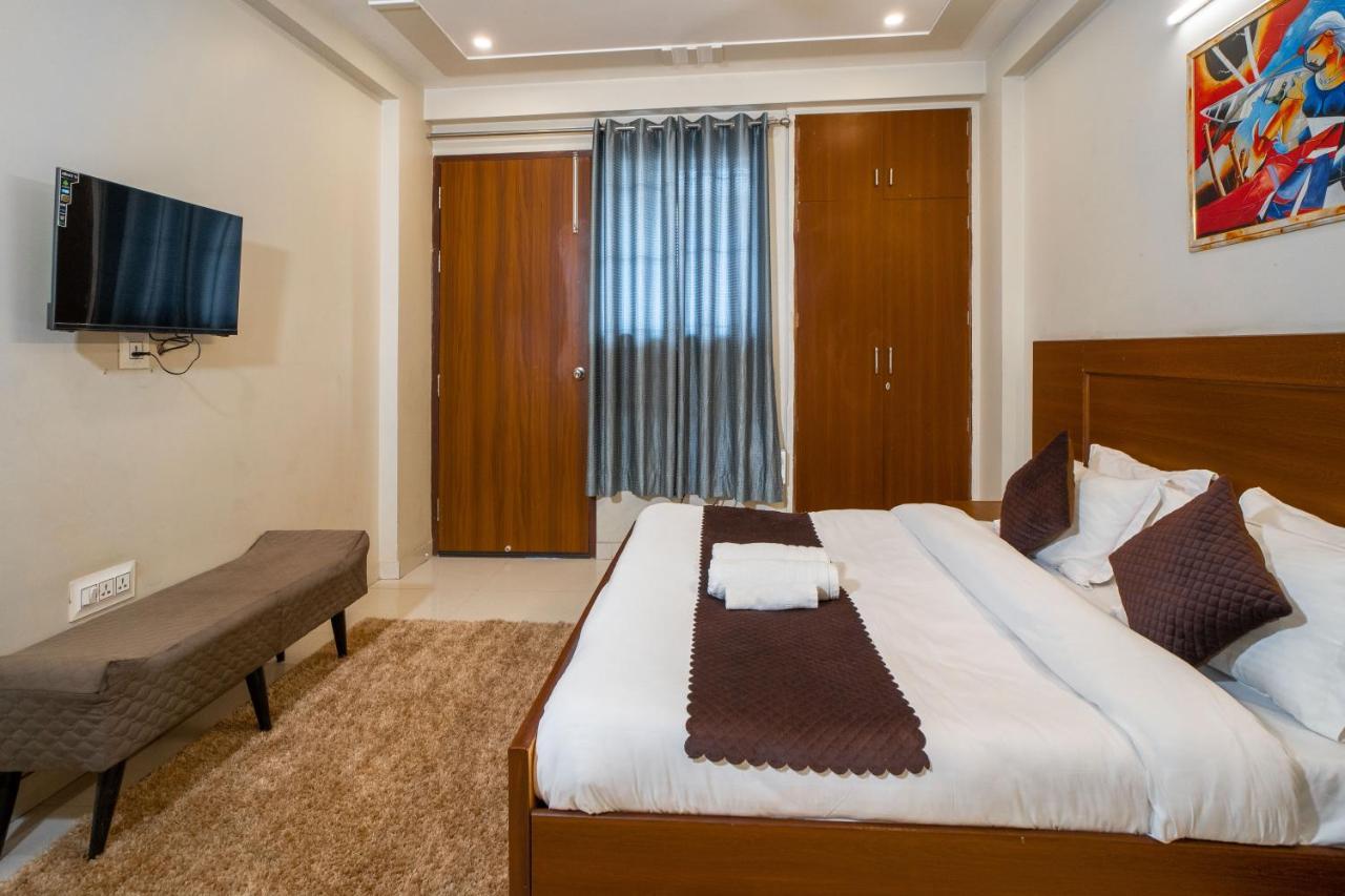 The Lodgers 2 Bhk Serviced Apartment Infront Of Artemis Hospital Gurgaon Extérieur photo