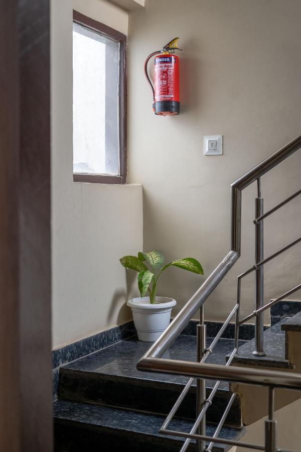 The Lodgers 2 Bhk Serviced Apartment Infront Of Artemis Hospital Gurgaon Extérieur photo